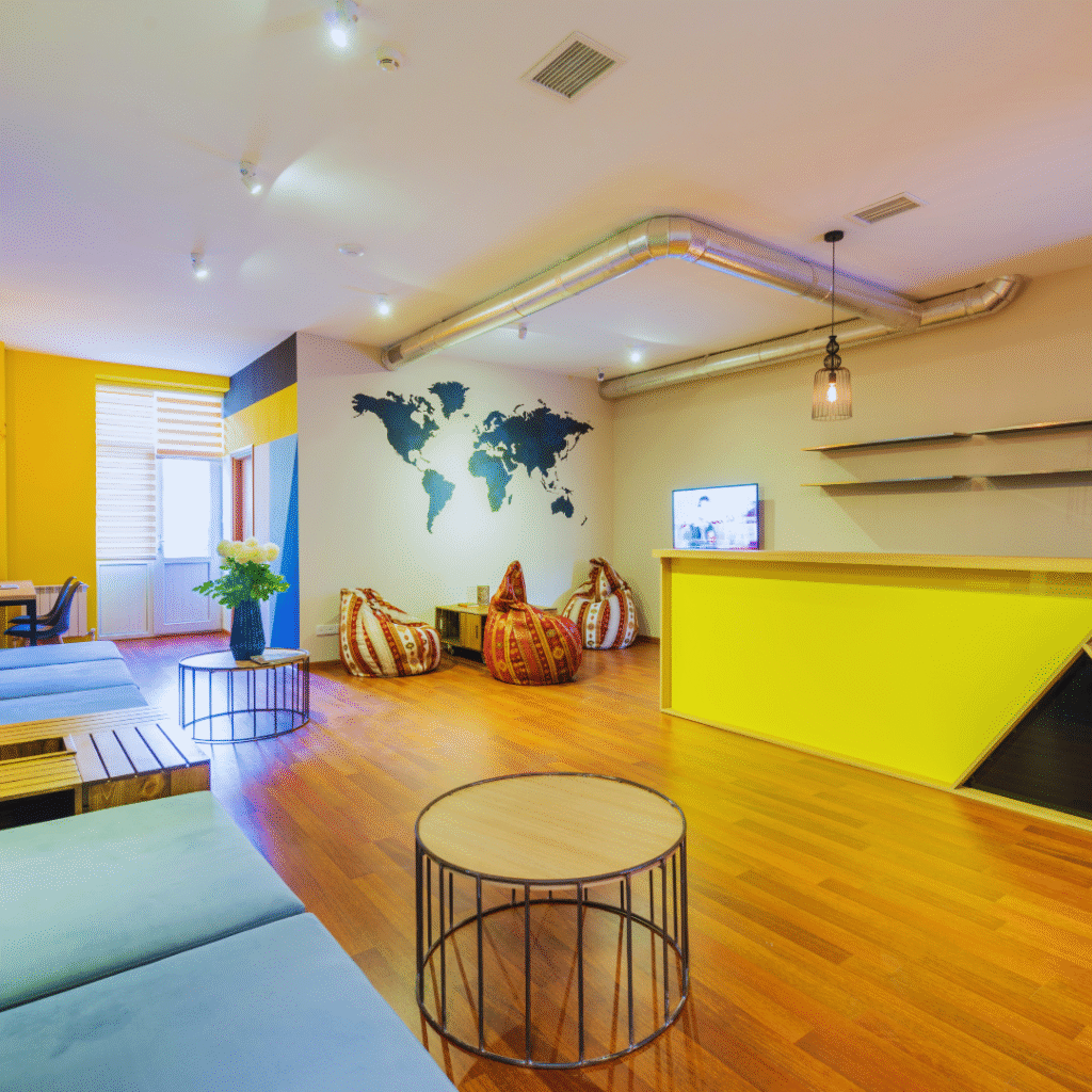 Pros and Cons of Staying in Hostels vs Hotels: A Comprehensive Guide